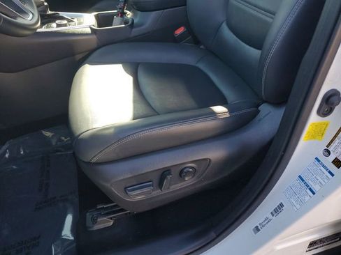 Used 2022 Toyota RAV4 XLE Premium image 21