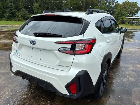 Used 2024 Subaru Crosstrek 2.0i Premium AWD/4WD image 3