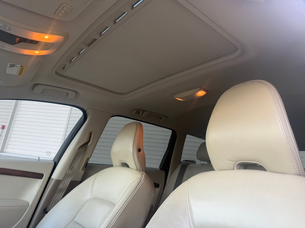 Used 2011 Volvo XC70 3.2 AWD/4WD image 13