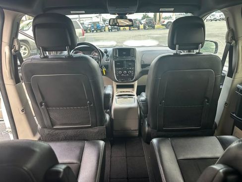 Used 2019 Dodge Grand Caravan SXT FWD image 22