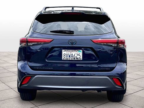 Used 2021 Toyota Highlander Limited AWD/4WD image 7