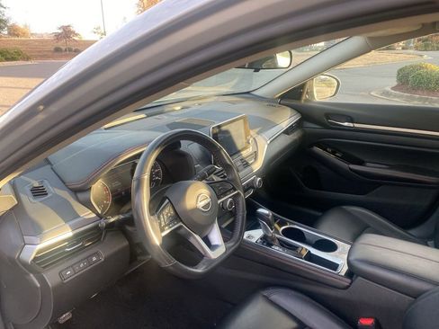 Used 2024 Nissan Altima 2.5 SR image 14