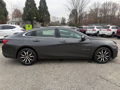 Used 2017 Chevrolet Malibu LT image 6