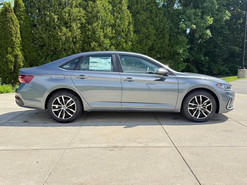 New 2026 Volkswagen Jetta SE FWD image 7