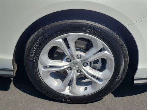 Certified 2025 Honda Accord LX image 6