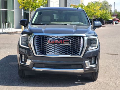 Used 2022 GMC Yukon Denali w/ Denali Premium Package AWD/4WD image 2