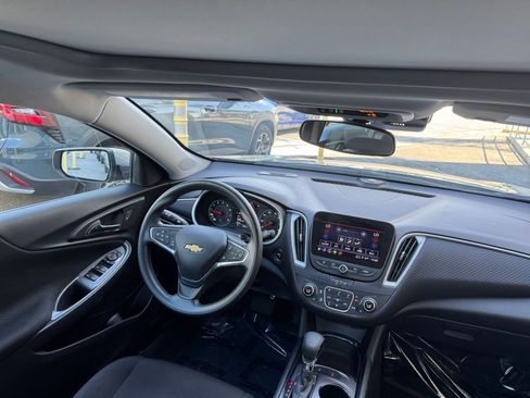 Used 2024 Chevrolet Malibu LT image 36