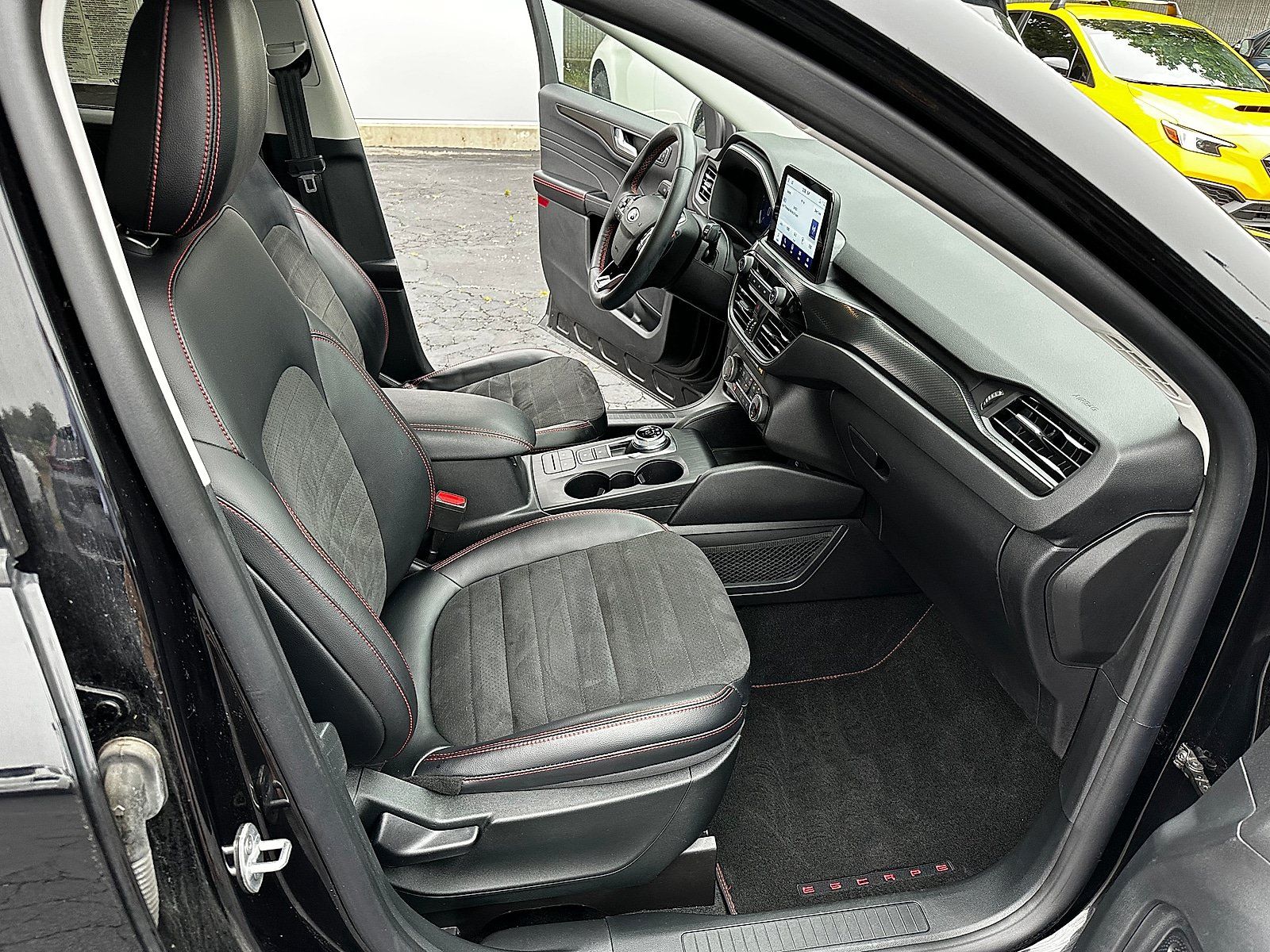 Used 2022 Ford Escape SEL w/ SEL Stealth AWD Package image 19
