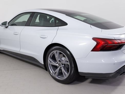 Used 2023 Audi e-tron GT Premium Plus image 18