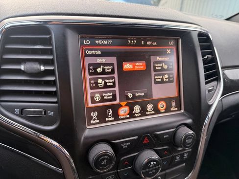 Used 2015 Jeep Grand Cherokee Overland AWD/4WD image 12