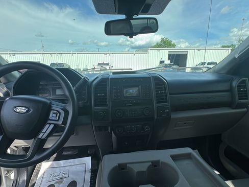 Used 2020 Ford F550 4x4 Regular Cab Super Duty image 9