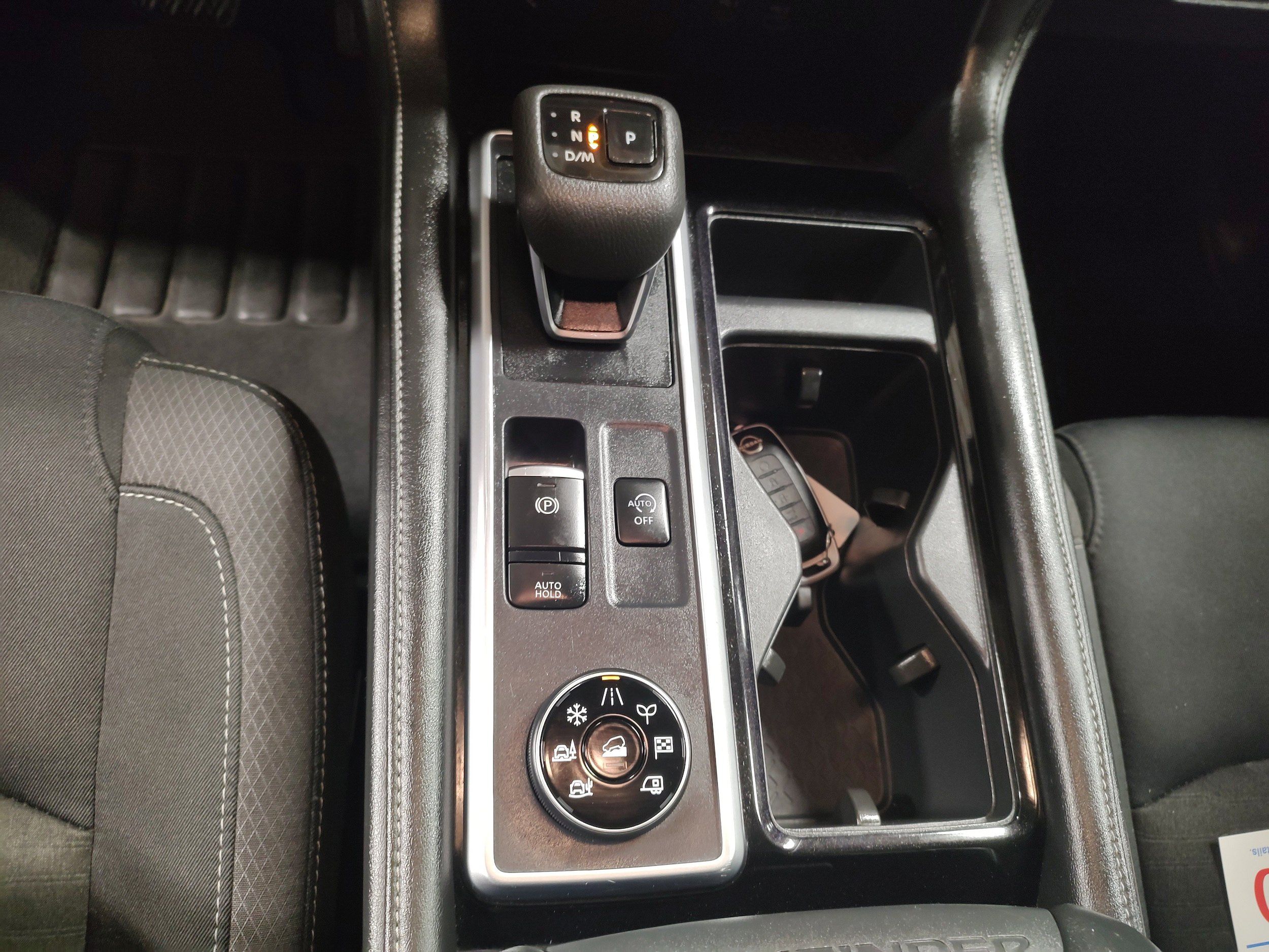 Used 2025 Nissan Pathfinder SV AWD/4WD image 8