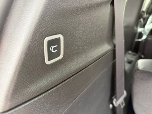 New 2026 Chrysler Pacifica Select image 16