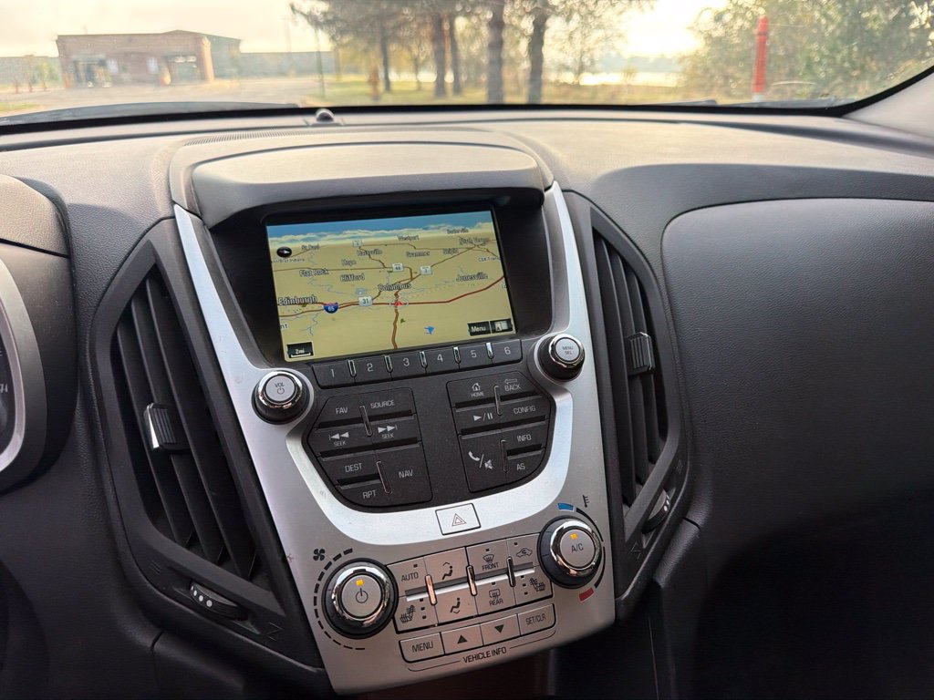 Used 2017 Chevrolet Equinox LT FWD image 9