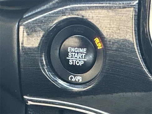 Used 2021 Jeep Grand Cherokee Trailhawk w/ Trailhawk Luxury Group image 17