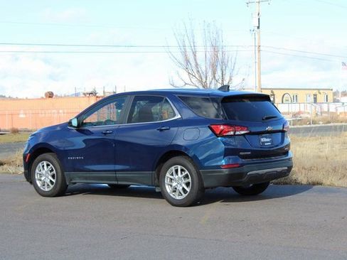 Used 2022 Chevrolet Equinox LT w/ Driver Convenience Package AWD/4WD image 4