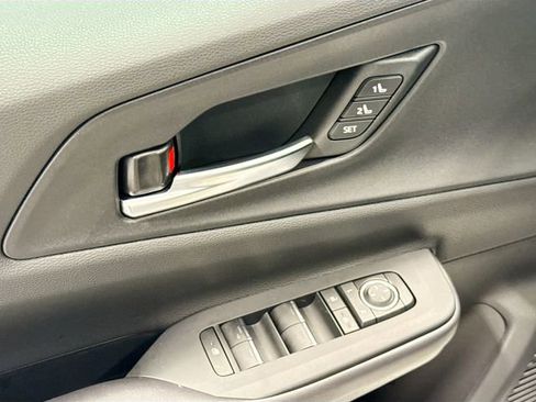 New 2024 Toyota Prius Prime Premium FWD image 16