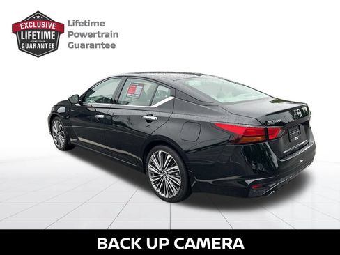 Certified 2025 Nissan Altima 2.5 SL FWD image 4