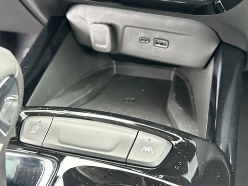 New 2026 Chevrolet Trax ACTIV w/ Sunroof Package FWD image 23