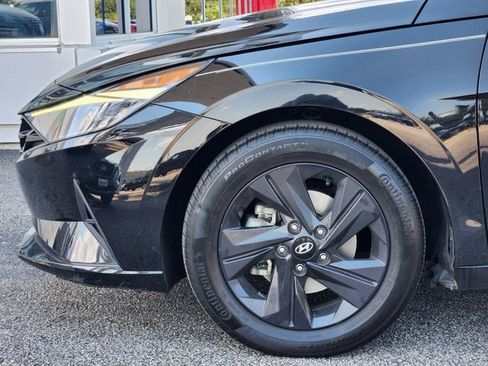 Used 2023 Hyundai Elantra SEL FWD image 5