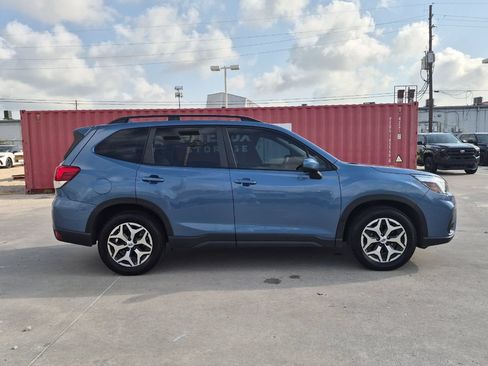 Used 2020 Subaru Forester Premium AWD/4WD image 7