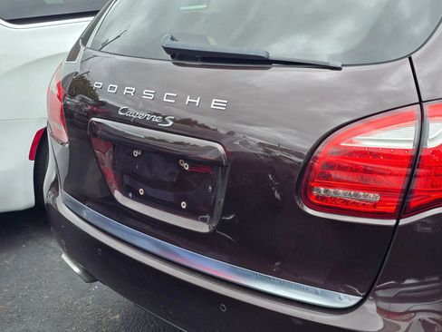 Used 2014 Porsche Cayenne S AWD/4WD image 11