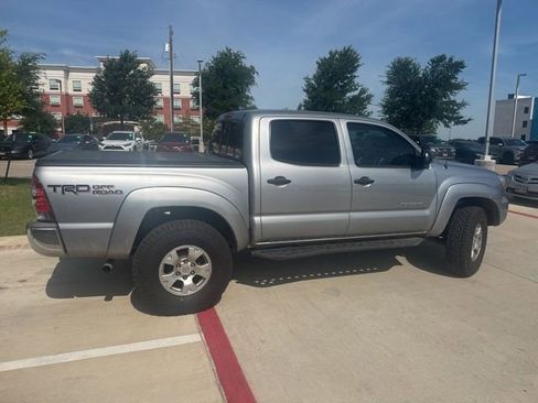Used 2014 Toyota Tacoma 4x4 Double Cab w/ TRD Off-Road Package image 3