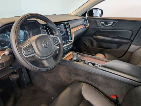 Used 2022 Volvo S60 B5 Inscription image 14