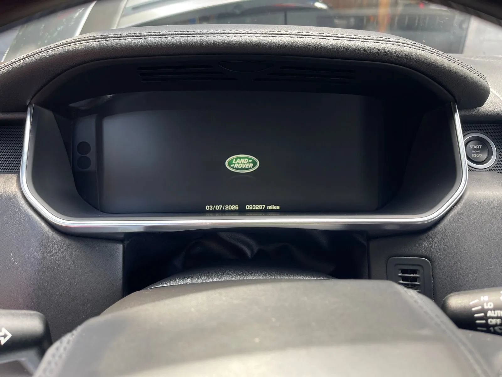 Used 2015 Land Rover Range Rover Supercharged AWD/4WD image 22