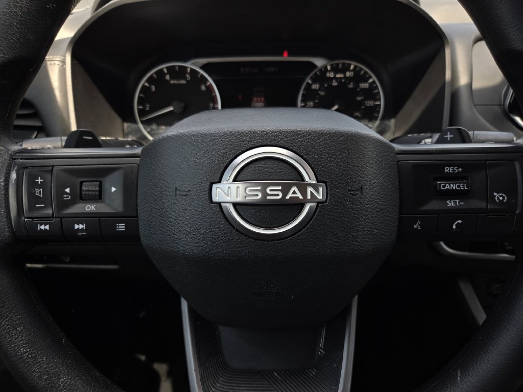 Used 2025 Nissan Rogue S FWD image 23