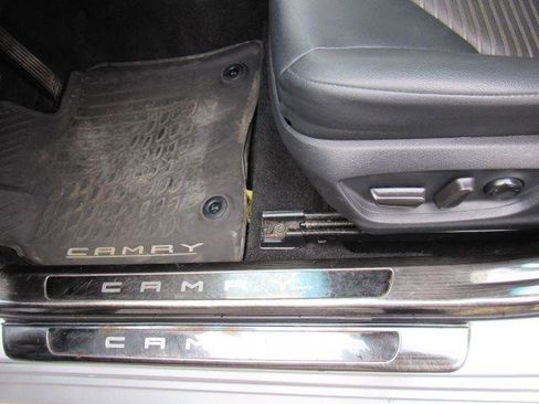 Used 2018 Toyota Camry SE image 13