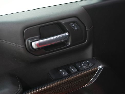 Used 2022 Chevrolet Silverado 1500 LT w/ Z71 Off-Road Package image 22