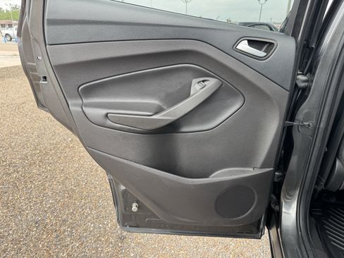 Used 2019 Ford Escape SE FWD image 24