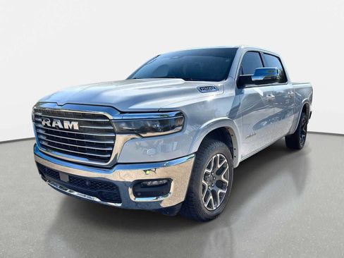 Used 2025 RAM 1500 Laramie AWD/4WD image 9