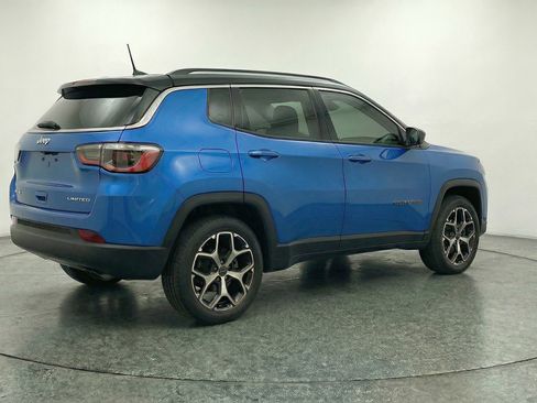 Used 2025 Jeep Compass Limited AWD/4WD image 9