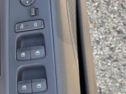 Used 2024 Hyundai Elantra SE FWD image 16