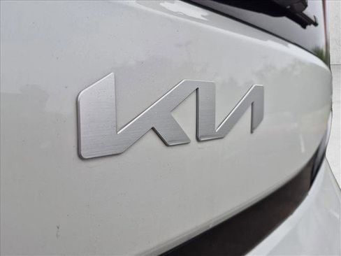 Used 2024 Kia Soul LX w/ Option Group 015 FWD image 13