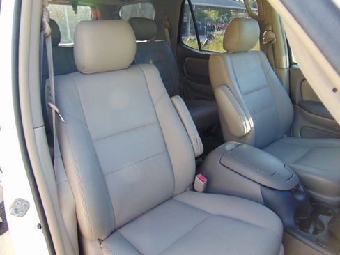 Used 2005 Toyota Sequoia SR5 image 15