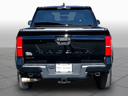 Used 2025 Toyota Tacoma TRD Sport AWD/4WD image 8