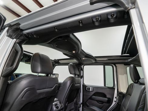 Used 2024 Jeep Wrangler High Altitude image 16