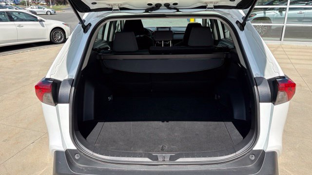 Used 2025 Toyota RAV4 XLE AWD/4WD image 27