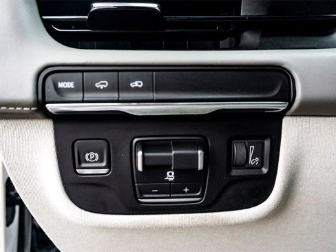 Used 2023 Cadillac Escalade Sport Platinum image 16