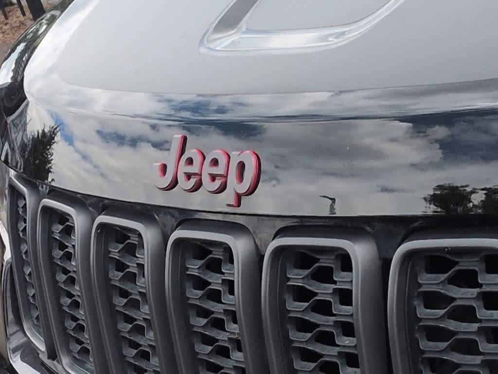 Used 2021 Jeep Grand Cherokee Trailhawk w/ Trailhawk Luxury Group AWD/4WD image 12