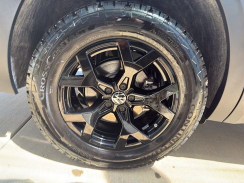 New 2025 Volkswagen Atlas Peak Edition SE image 20