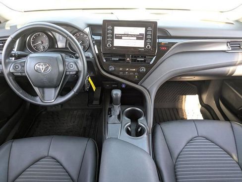 Used 2021 Toyota Camry SE image 14