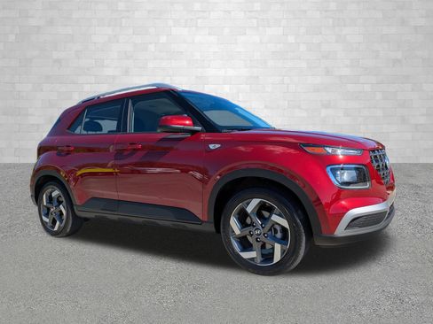 Certified 2024 Hyundai Venue SEL image 1