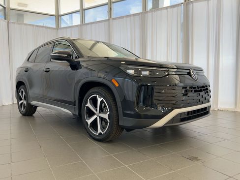 New 2026 Volkswagen Tiguan SE image 7