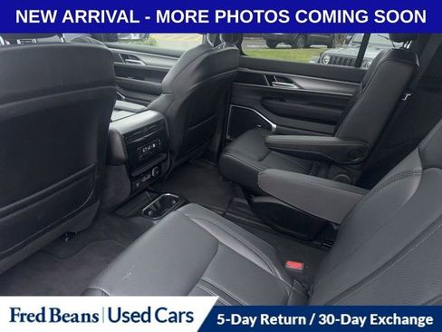 Used 2025 Jeep Wagoneer Series II w/ Premium Group I image 9