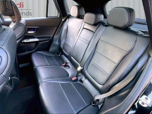Used 2024 Mercedes-Benz GLC 300 4MATIC image 22