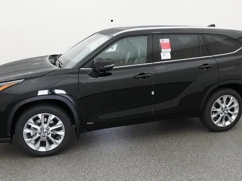 New 2026 Toyota Highlander Limited AWD/4WD image 2